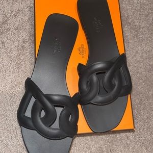 Hermes Aloha Sandals